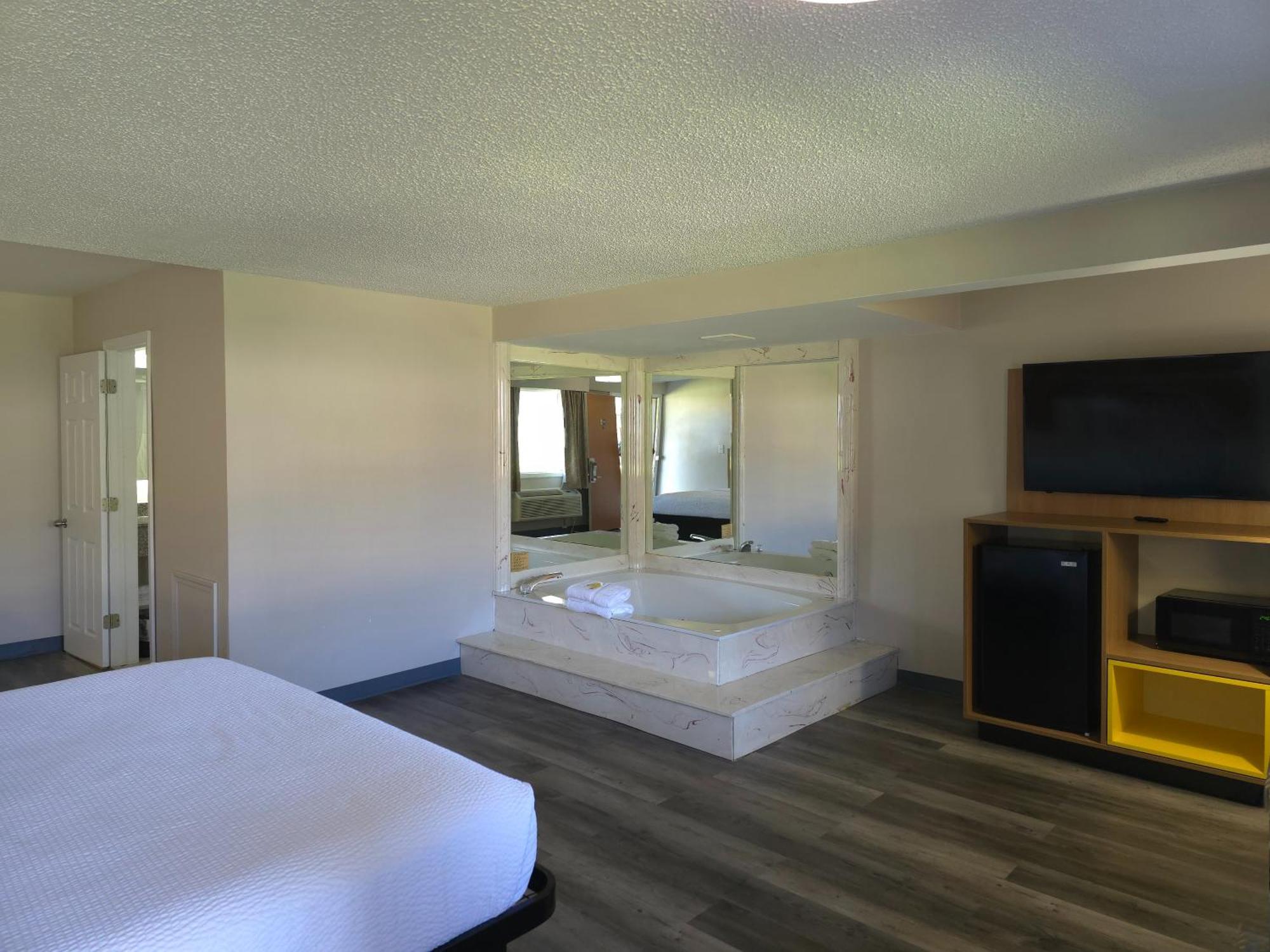 Days Inn And Suites By Wyndham Port Huron Exterior foto